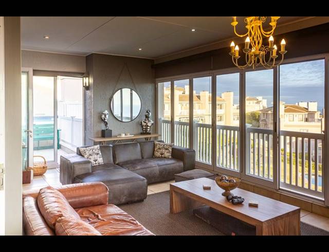 4 BEDROOM APARTMENT FOR SALE IN PINNACLE POINT GOLF ESTATE